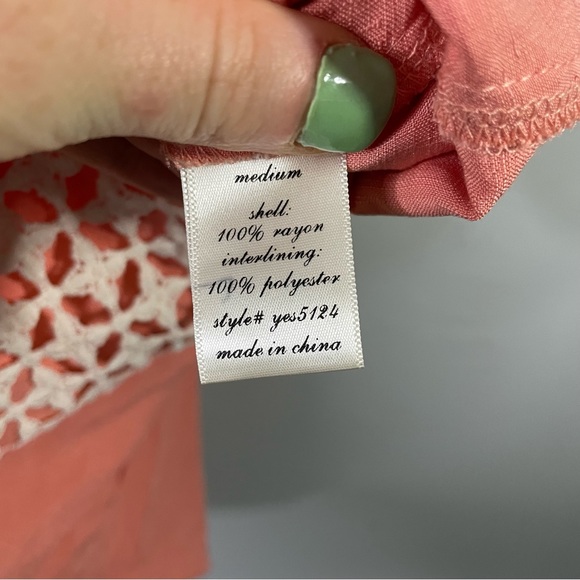 NWT Francesca’s Mimi Pink White Crochet Accent Sleeveless Boho Blouse Medium - Picture 6 of 6